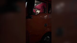 Mấy Lão Lái Công Ten Nơ Mà Nổi Hứng, Đêm Tới Toàn Gọi Gái Ngành Đi Tàu Nhanh Trên Xe!
