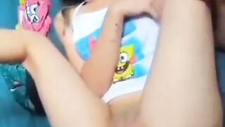Teen lồn non bị thầy giáo dụ đến học bị đè ra địt và cái kết sướng vl ra