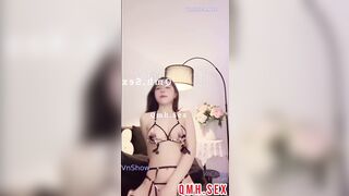 [Hot] Hot Girl Playduo Mộc lộ clip show vú bím căng đét chơi kẹp vú lủng lẳng