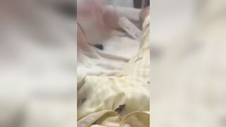 Mé =]] Bà Chị Pyjama Vàng! Con Chem Chép Có Tội Gì Mà Chị Làm Thô Bạo Zị??