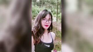 Mình Tiktoker lộ clip lên rừng gạ địt a dân tộc cu to cực thốn
