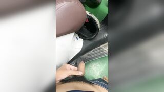 Tiểu lên xe bạn nữ học cùng trường