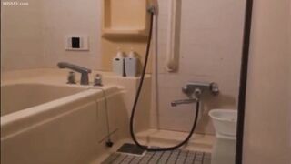 Một người mẹ đã lâu mới uống rượu với con trai 2