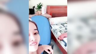 Hai chị em ở nhà nứng lồn quá bú lồn giúp nhau cho bớt ngứa lồn