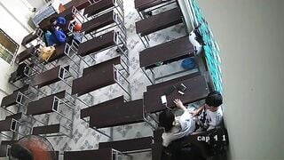Hai em học sinh cấp 3 lén địt nhau trong lớp