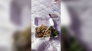 Chs bida thua kèo, phải dâng lồn bạn vợ cho thg bạn thân địt xuất trong