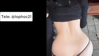 Bắt e ny ra ngoài đường lớn cởi đồ địt nhau cho người lạ phát hiện cho kích thích