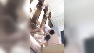 Quay lén hai đứa bạn địt nhau trong lớp