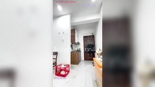 MBBG hoa ngọc lan đang tắm thì shipper gọi nên và làm nháy cực dâm