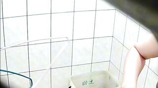 Quay lén vợ hàng xóm tắm nhìn ngon