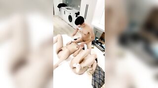 Địt một lúc 2 em gái vậy mới sướng