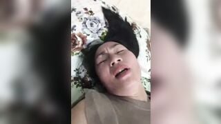 Địt chị máy bay dâm đãng móc lỗ đít nhét cả bàn tay vào lồn