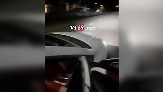 Đưa em đi dạo ở công viên bắt em cởi quần lót phô dâm rồi bú cu public