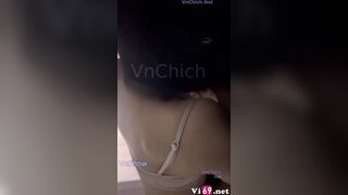 Cô bạn thân mới lớn em còn đòi vừa xem phim hoạt hình vừa chịch