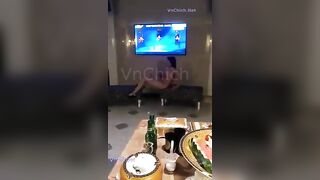 Được thằng bạn dẫn đi hát karaoke ôm , mấy em ngon quá quay lại cho anh em thưởng thứ