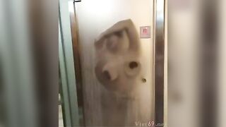 Ai cứu chị ấy đi, chỉ bị ma nhập kìa