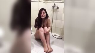 Đã đi vụng trộm còn quay lại video của em gái đã có chồng