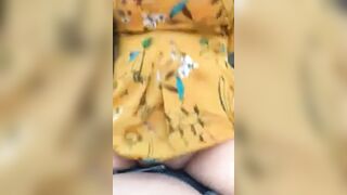 Ra ngoài bờ hồ địt con bồ lồn múp dâm đãng