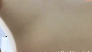 Lén sờ ngực xoa lồn đứa em gái ,bố mẹ đi cái là nhảy vào địt luôn