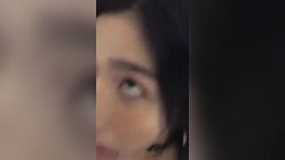 Dâm nữ đi du học bị anh tây cặc to địt vào mồm sướng lè lưỡi