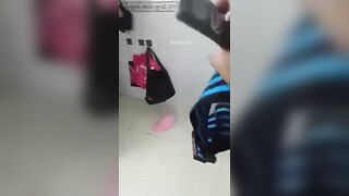 Cho Vợ Đi Làm Công Nhân Dắt Trai Về Phòng Ngủ Xài Cả Dầu Gội Durex 3