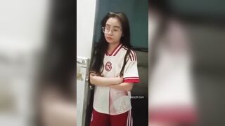 Cho Vợ Đi Làm Công Nhân Dắt Trai Về Phòng Ngủ Xài Cả Dầu Gội Durex 3