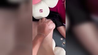Loạn luân với đứa em họ da trắng vú tròn rên cực nứng