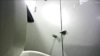 Quay lén toilet vp4