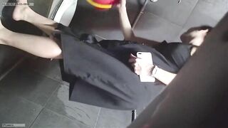 Quay lén WC công cộng 10