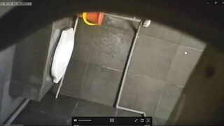 Quay lén WC công cộng 13