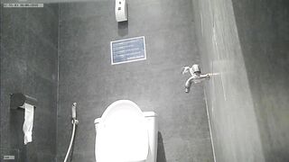 Quay lén toilet công cộng 3
