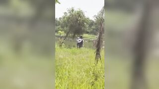 Sưu tầm: học sinh kiểm tra định kì cơ thể nhau ở đồng