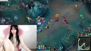 Em Gái Game Thủ Vừa Chơi Game Vừa Show Hàng Thủ Dâm Phần 1