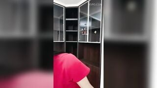 Ngực nhỏ dễ thương neo nhảy múa
