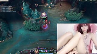 Em Gái Game Thủ Vừa Chơi Game Vừa Show Hàng Thủ Dâm Phần 4