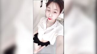 Học sinh dễ thương nhảy nude khoe hàng non dâm nữ