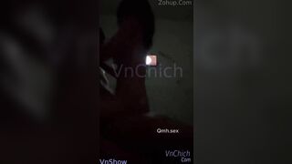 A địt e thôi để e tự xoa vú đi, chứ a sờ e nhột lắm, học sinh mà cỡ này