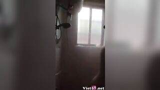 Bé teen lồn non tơ  vừa tắm vừa thủ dâm dạy các e cách thủ dâm lên đỉnh