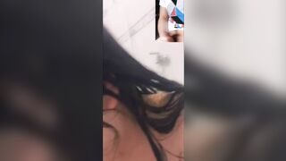 Gái dâm mặt xinh vừa tắm vừa thủ dâm cùng trai cặc to