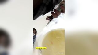Quay Lén Dưới Váy Em Học Sinh Cấp 3 Quần Lót Dính Khí Vàng Khè