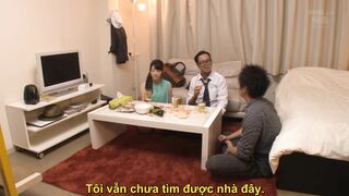 Cô vợ không mặc quần lót bị bạn của chồng phát hiện