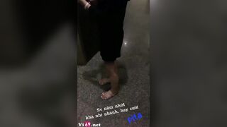 Số hưởng, giúp bé nó mang đồ lên được bé nó banh lồn mời địt