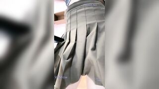 MMlive gachich (Eria2004) nứng lồn không mặc đồ lót đi lang thang tìm người lạ để gạ 2