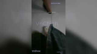 MMlive gachich (Eria2004) nứng lồn không mặc đồ lót đi lang thang tìm người lạ để gạ 2