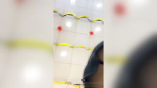 (Clip Quay Lén) Các Em Nhân Viên Trong Cửa Hàng