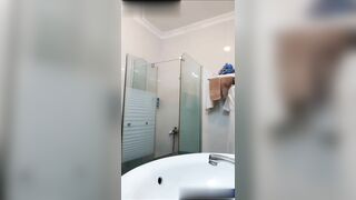 (Camera Giấu Kính) Quay Lén Gái Xinh Đi Tắm Phần 3