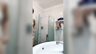 (Camera Giấu Kính) Quay Lén Gái Xinh Đi Tắm Phần 3