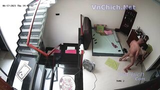 Hack Camera đúng nhà của em gái dáng ngon đang bú cu cho Cha Dượng