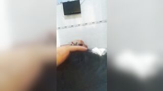 Đưa bé học sinh vào cơm mê