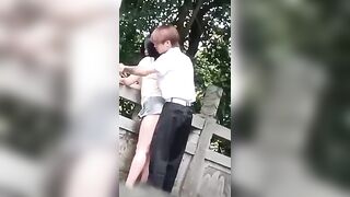 Quay lén Bắt gặp cặp đôi mới lớn địt nhau ngoài đường